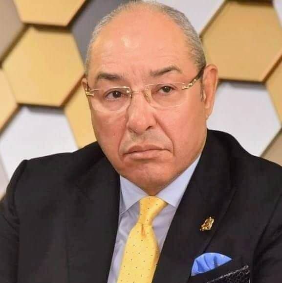 أبناء يأكلون صحافتهم